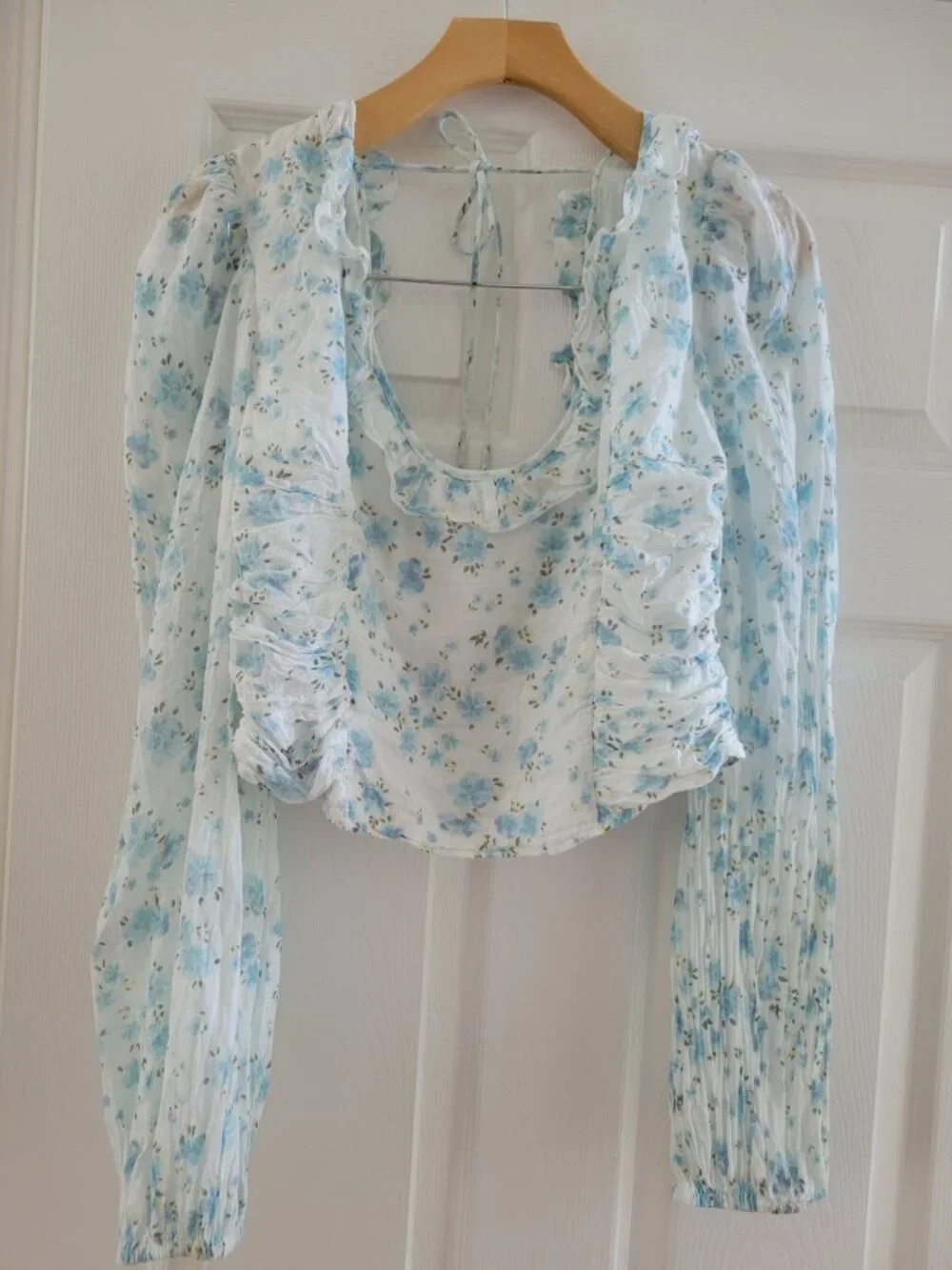 Free People Another Life White blue floral blouse size Large Romantic feminine